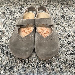 Aetrex suede clogs